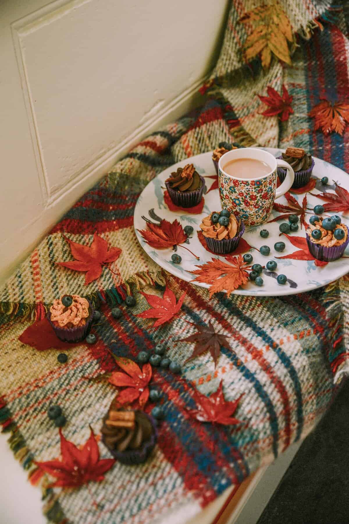 Thanksgiving Table Ideas - Embrace a Warm Autumn Palette